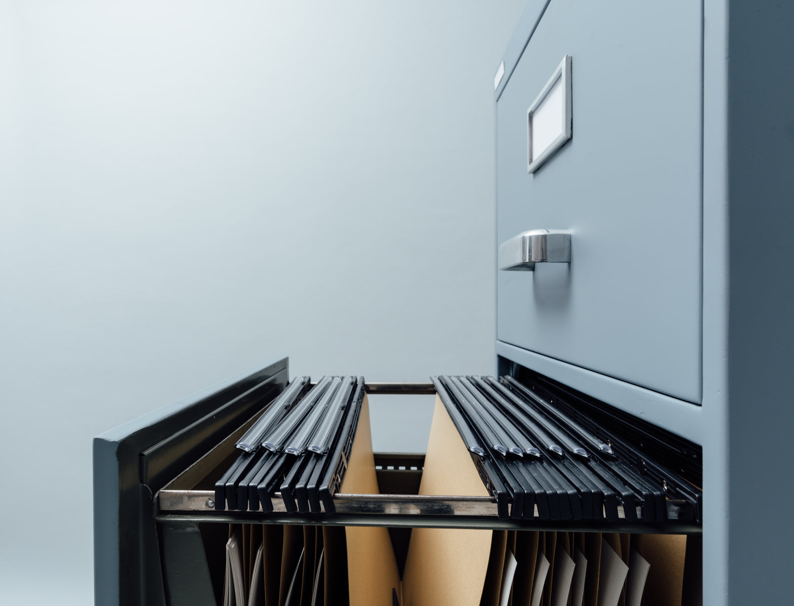 Büro Aktenschrank aus Metall mit Hängemappeb